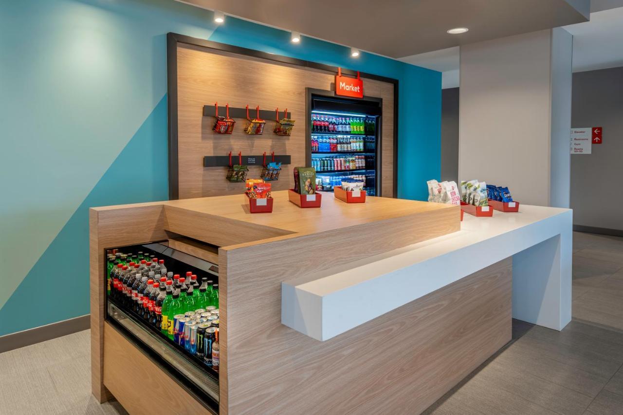 Avid Hotels Milwaukee West - Waukesha By Ihg Pewaukee Exteriör bild